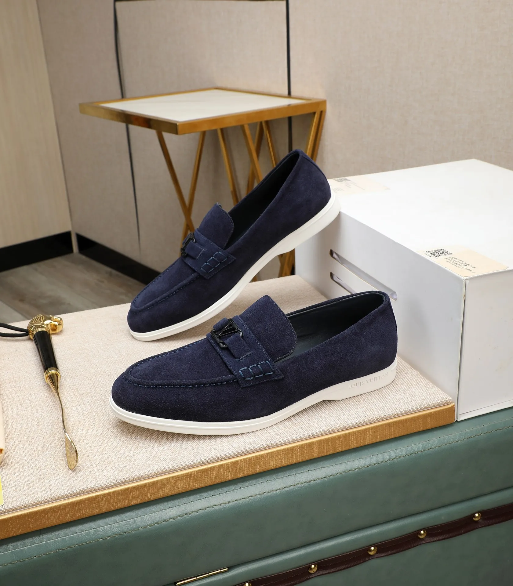 Men's shoes 💰520 📛📛【LOUIS VUITTON】Louis Vuitton 2024 official website synchronized new products 👟Milan fashion catwalk style 🇰🇾🇰🇾LV family logo, celebrity style, a must-have for fashionistas ⚠️First-layer calfskin ➕Genuine leather lining ➕Official website original version special outsole 👞Number 38-44